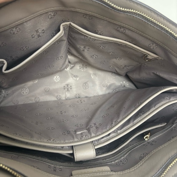 Tory Burch Emerson Large Tote - Picture 12 of 12